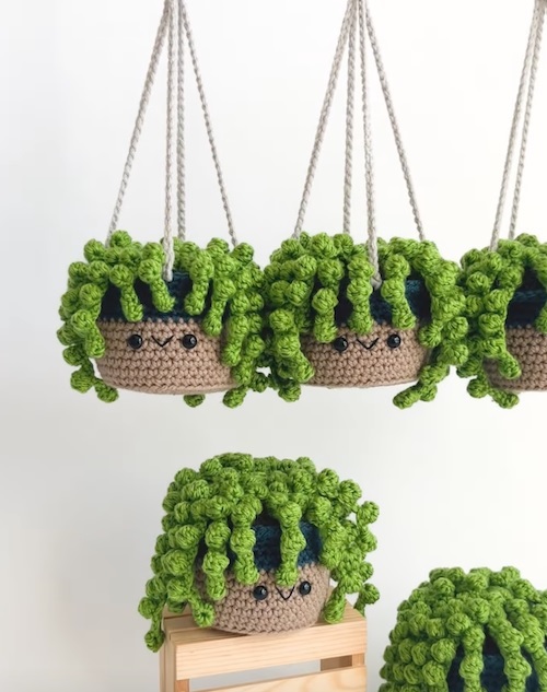 DIY Crochet String of Pearls  2